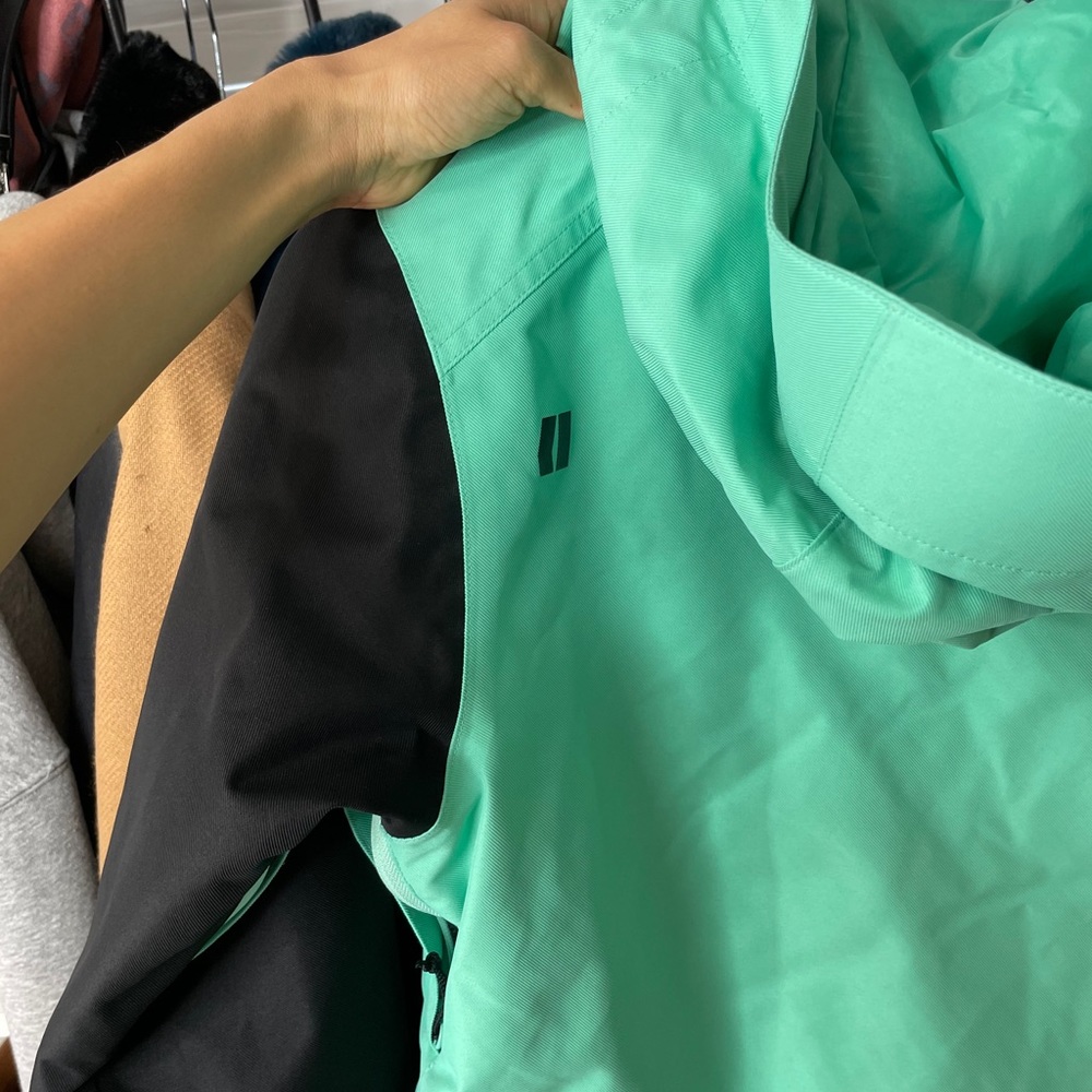 Snow jacket - Picture 3 of 5